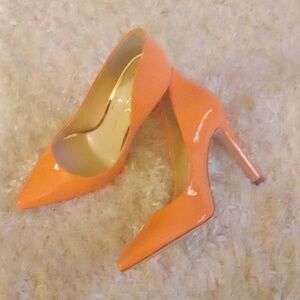 Jessica Simpson heels